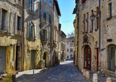 Contactez nos artisans AB Déménagement pour vos déménagements sur Uzès dans le Gard